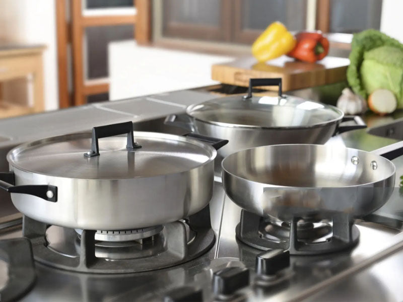 Aluminum cookware bodies and finished aluminum cookware